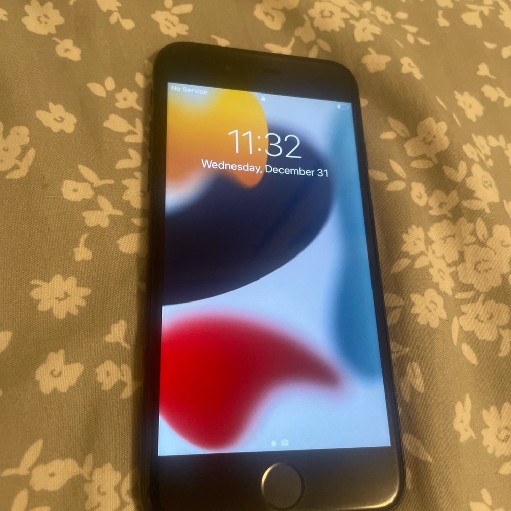 black iPhone 7 32 GB unlocked